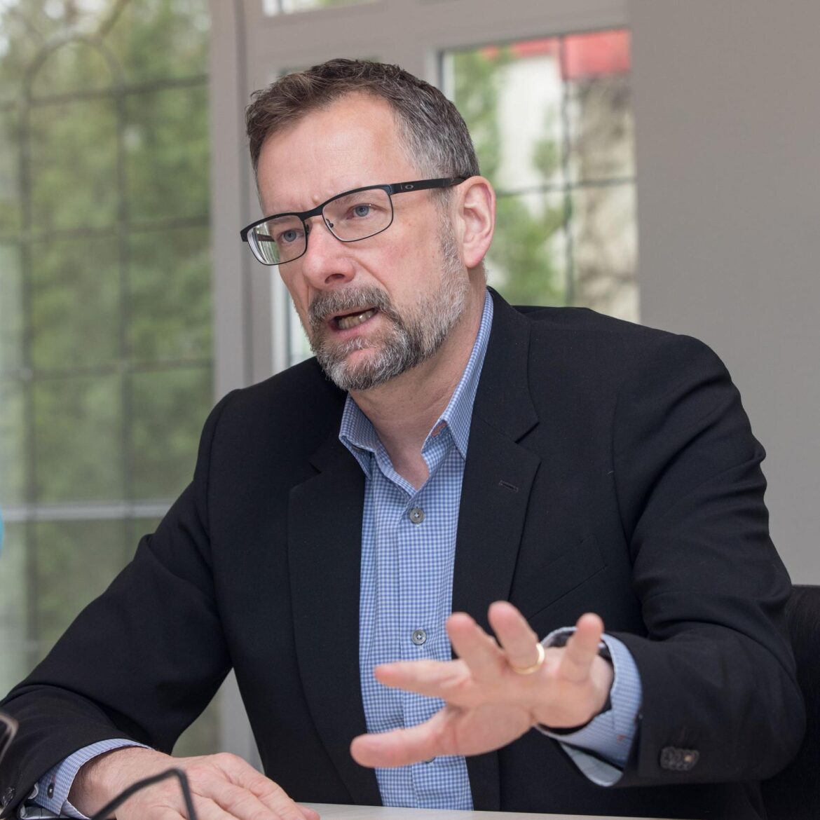 SES CEO Steve Collar to Step Down