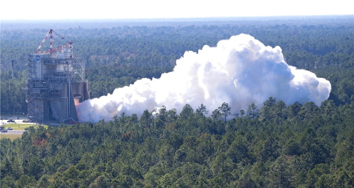 NASA Conducts 1st Hot Fire of New RS-25 Certification Test Series